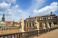 dresden-02.7-008_altstadt-zwinger-semper-galerie_von_oben