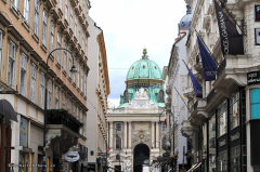wien-1.01-001-hofburg_rueckseite
